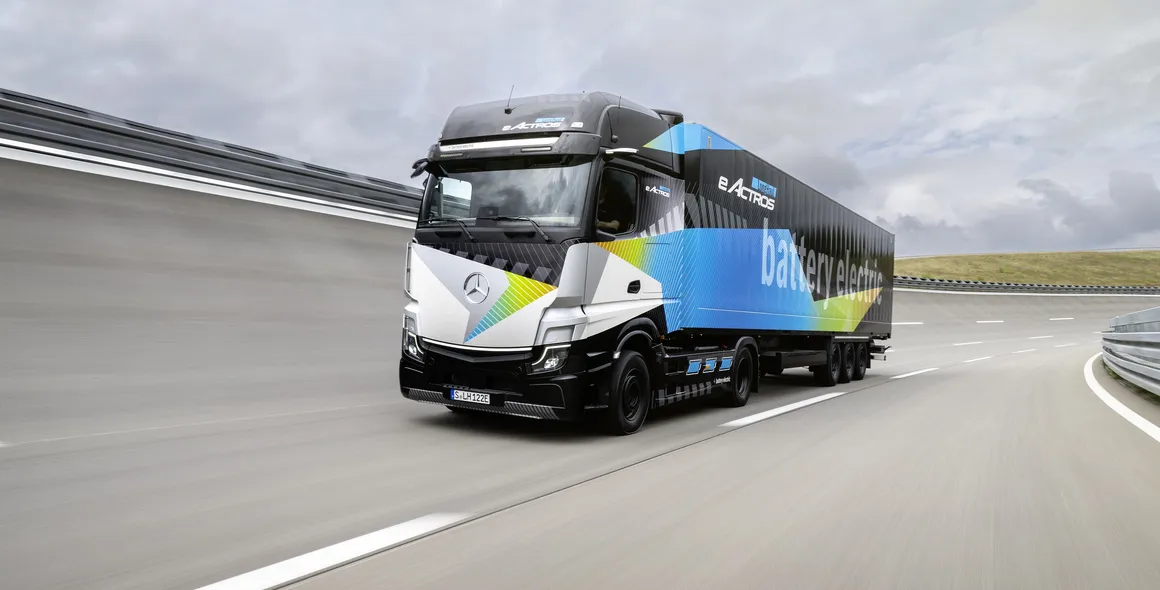 Mercedes-Benz Trucks e Dachser assinam Carta de Intenções: encomenda de 50 eActros LongHaul