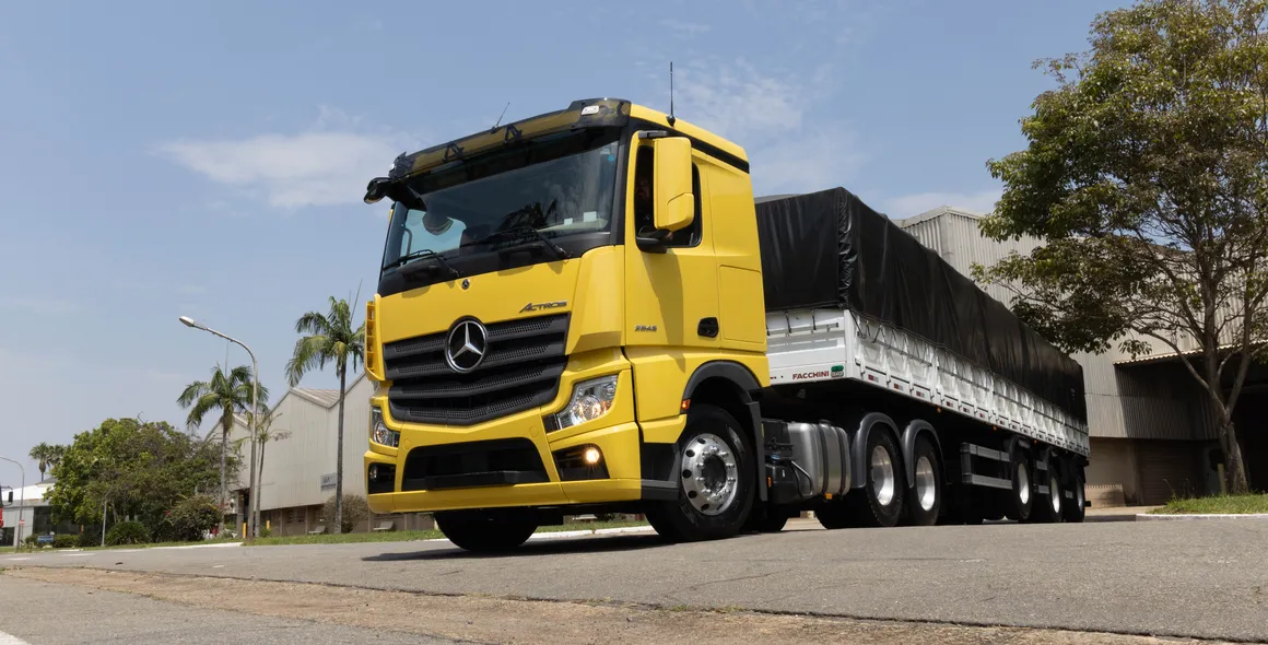 Caminhões Mercedes-Benz Euro 6 são atrações da marca na Tecnoshow em Rio Verde