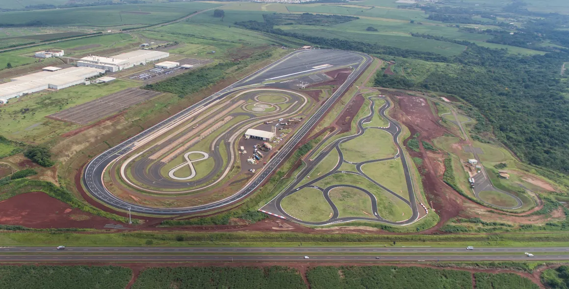 Mercedes-Benz do Brasil e Bosch concluem obras do  Centro de Testes Veiculares de Iracemápolis