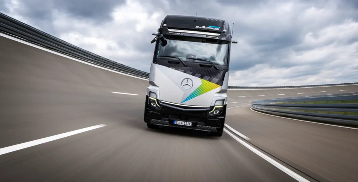 Mercedes-Benz Trucks anuncia o lançamento do eActros LongHaul, caminhão extrapesado elétrico para longas distâncias