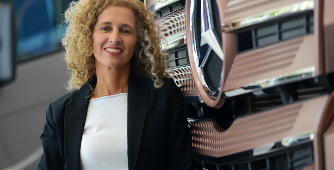 Mercedes-Benz do Brasil apresenta nova diretora de Produção de Caminhões e Agregados