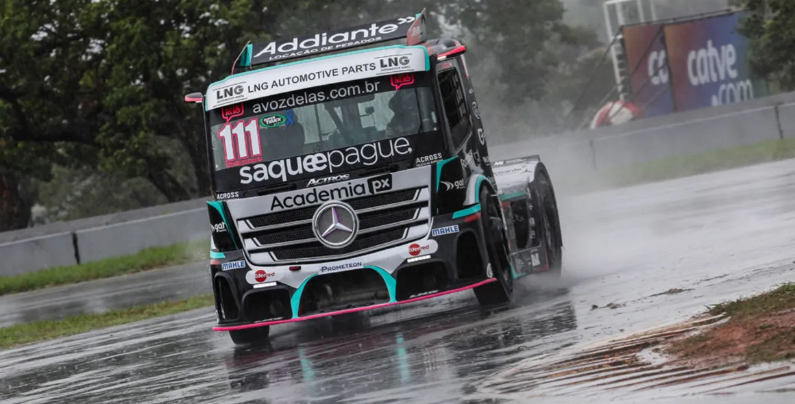 Com Mercedes-Benz Actros, Bia Figueiredo é a primeira mulher campeã da Copa Truck no Brasil