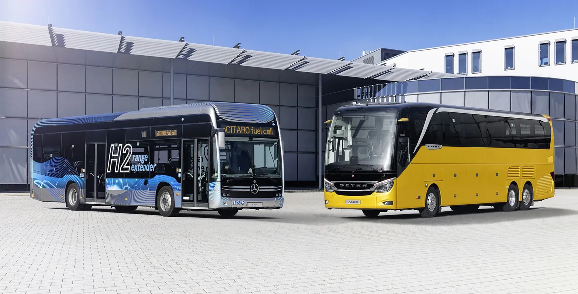 Daimler Buses celebra 30 anos dos ônibus Mercedes-Benz e Setra sob o mesmo teto