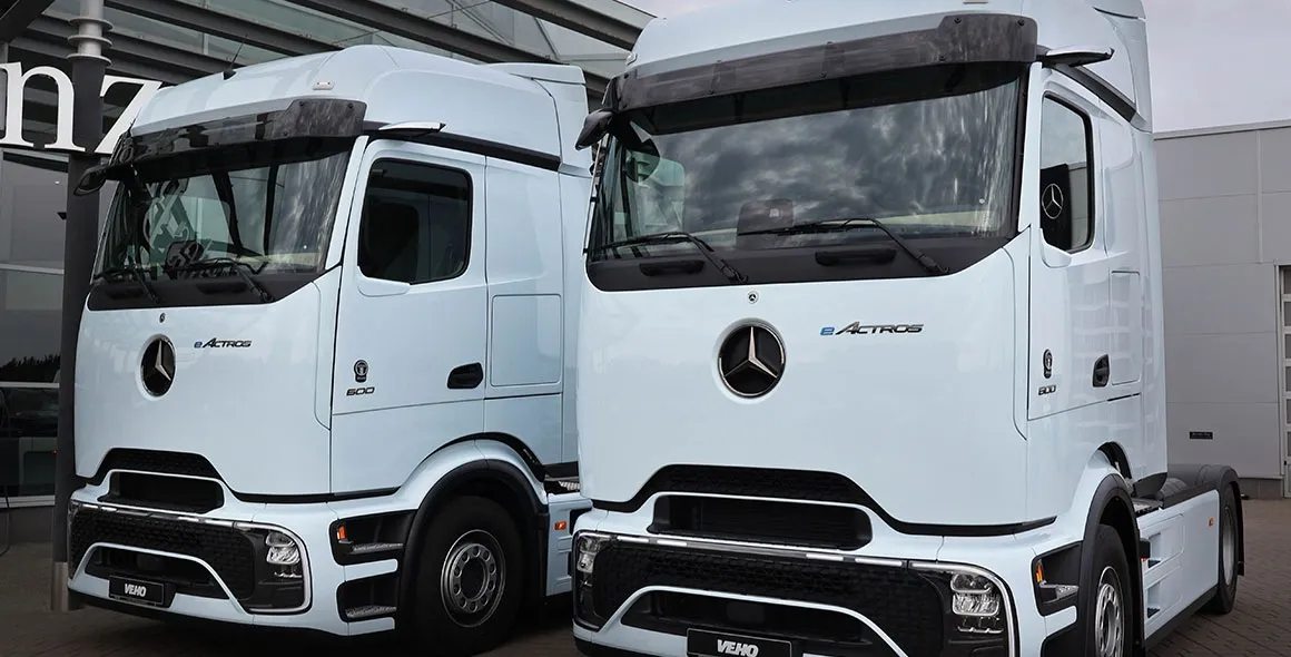 Mercedes-Benz Trucks entrega os primeiros caminhões elétricos eActros 600 para a Lituânia