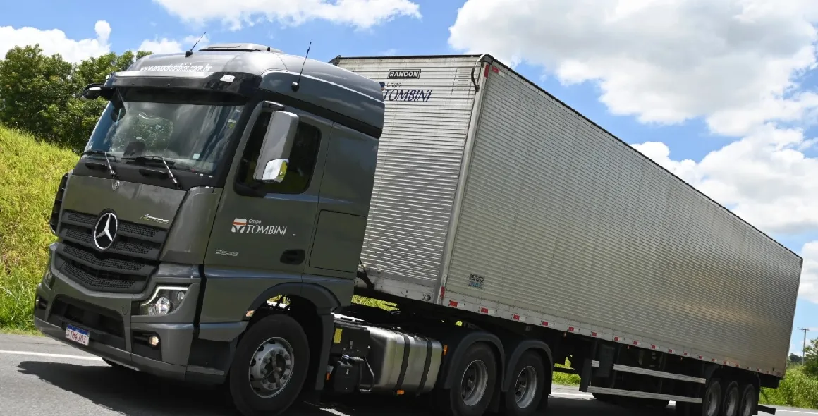 Mercedes-Benz do Brasil e Tombini fortalecem parceria com projeto piloto para valorização de motoristas