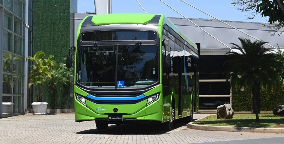 Ônibus elétrico Mercedes-Benz é testado e aprovado em operação real no BRT de Salvador