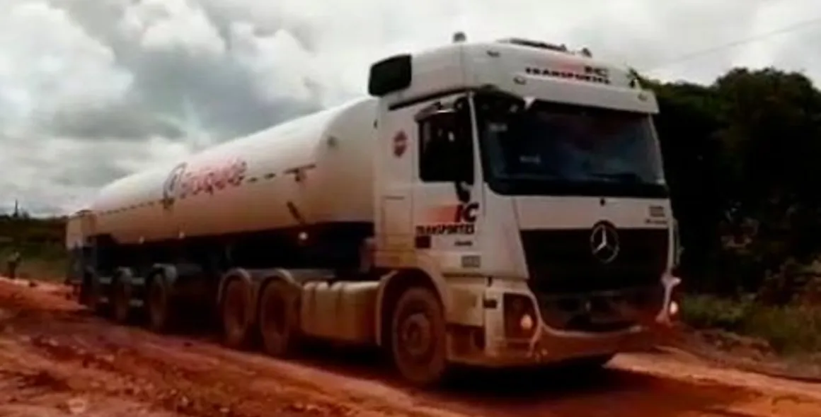 Actros da IC Transportes participam de missão de ajuda ao Amazonas