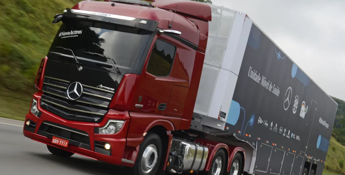 Mercedes-Benz e parceiros colocam em circulação as primeiras Unidades Móveis de Saúde para atendimento à população de São Paulo e Minas Gerais