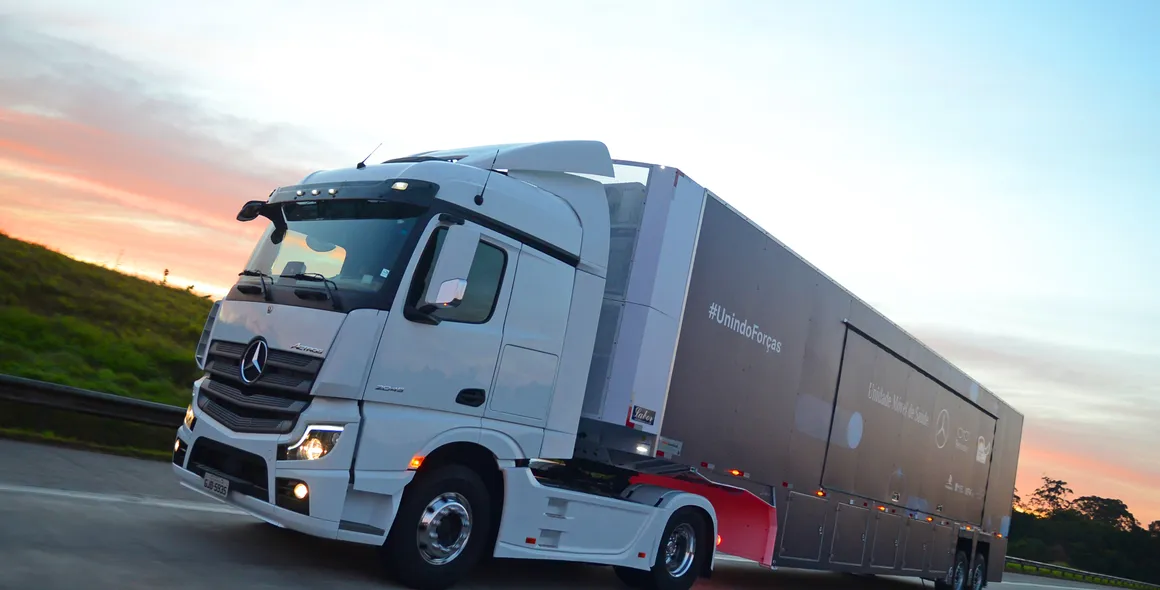 Mercedes-Benz e parceiros levam Unidades Móveis da Saúde para atendimento durante o Rally dos Sertões e no norte do Paraná