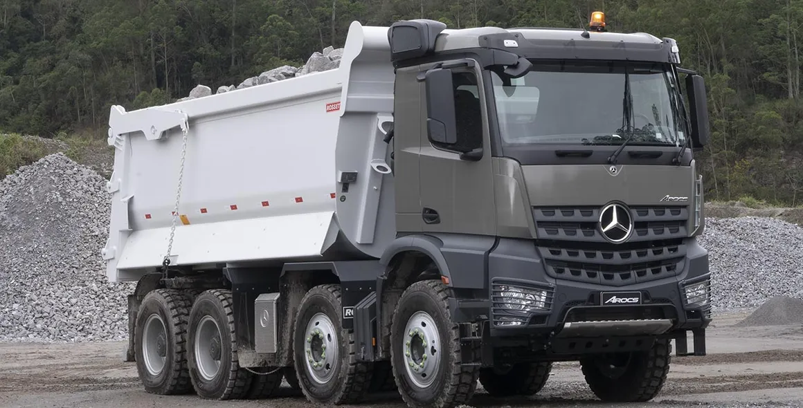 Mercedes-Benz oferece customização do Arocs para atendimento a demandas específicas de clientes