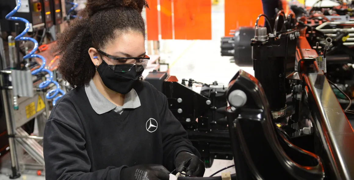 Mercedes-Benz do Brasil apoia a equidade de gênero com iniciativas de desenvolvimento para as mulheres