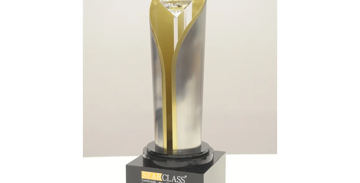 Savana conquista pela segunda vez consecutiva o troféu Diamante no programa StarClass Mercedes-Benz