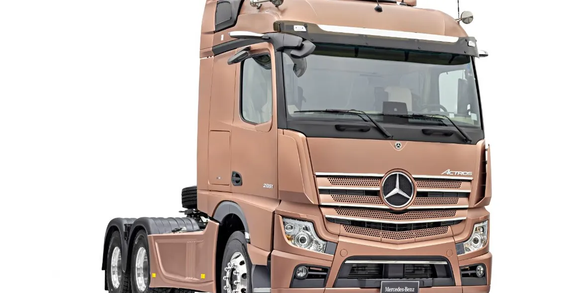 Caminhão Mercedes-Benz Actros “A Voz Delas” é destaque em espaço para mulheres na Agrishow