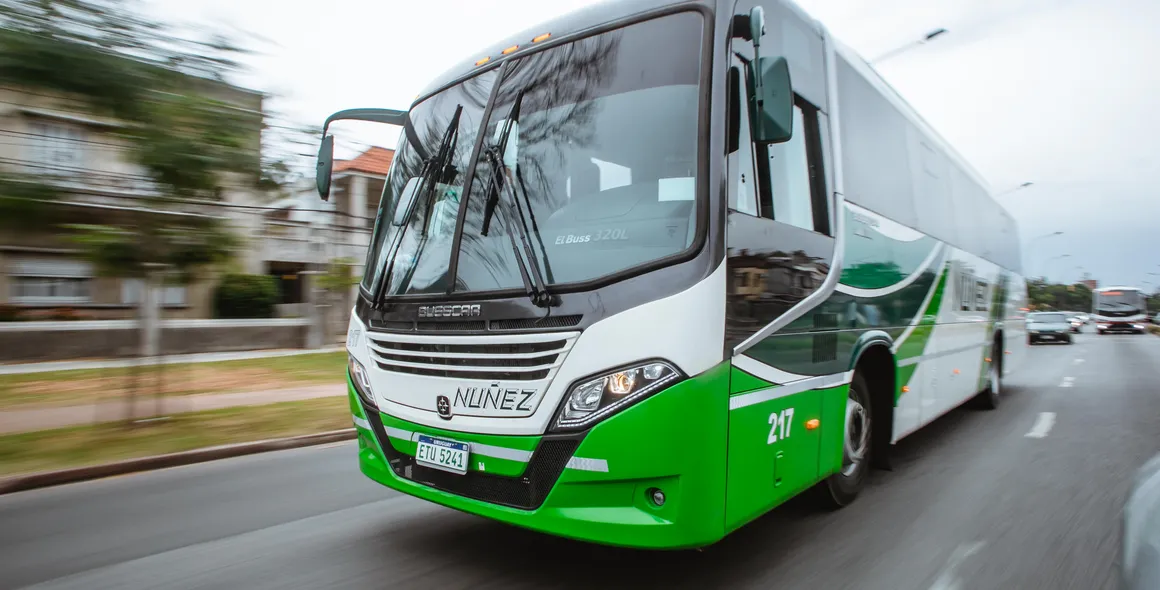 Mercedes-Benz e Busscar exportam ônibus de fretamento para o Uruguai