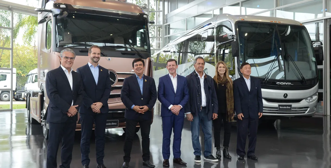 Mercedes-Benz recebe a visita de autoridades argentinas em sua fábrica de São Bernardo do Campo