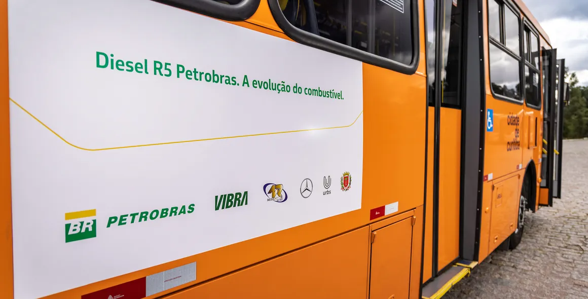 Ônibus Mercedes-Benz são utilizados em testes com Diesel Renovável R5 da Petrobras