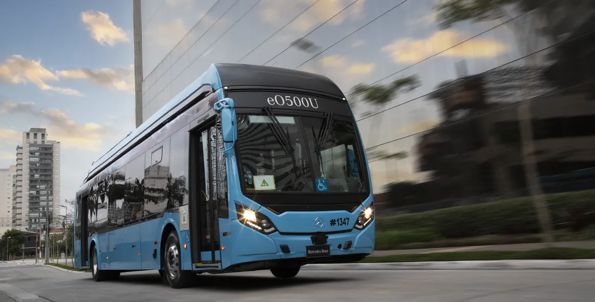 Ônibus elétrico Mercedes-Benz é apresentado ao público no maior evento da mobilidade na América Latina