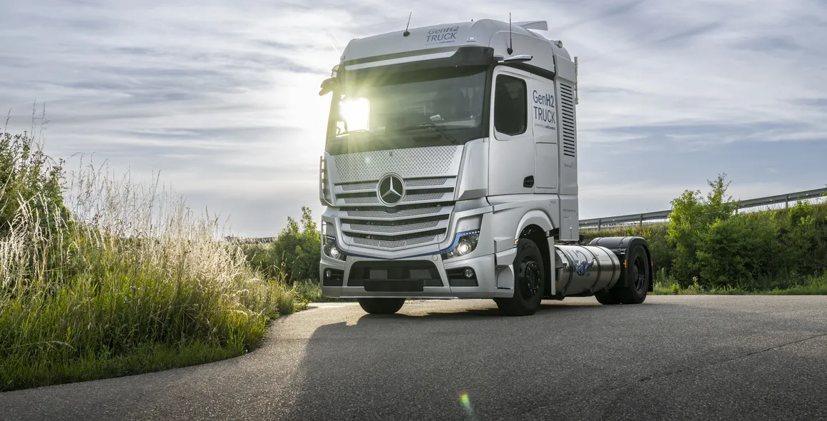 Marco de desenvolvimento: Daimler Truck testa caminhão de célula de combustível com hidrogênio líquido