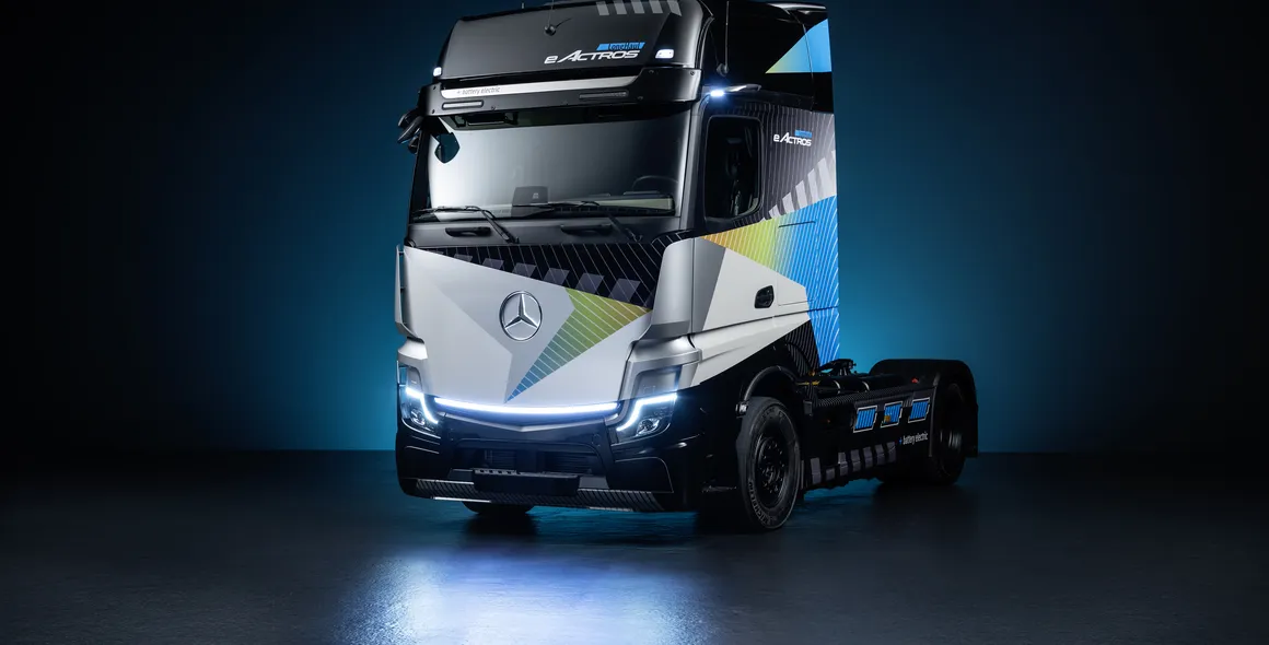 Mercedes-Benz Trucks e Grupo Hegelmann assinam Carta de Intenções: encomenda de 50 caminhões elétricos de longa distância à bateria, o eActros LongHaul