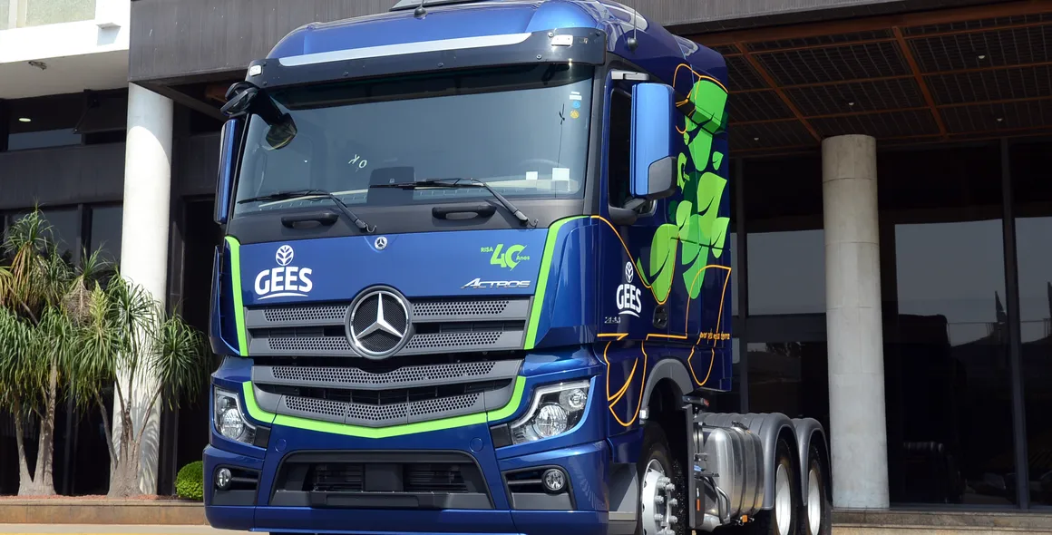 Mercedes-Benz vende 172 caminhões extrapesados Actros para escoamento da produção de grãos da RISA/GEES S/A