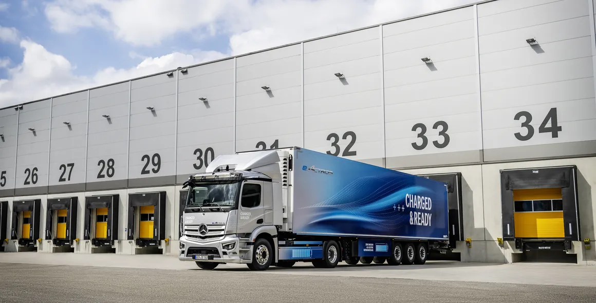 Mercedes-Benz Trucks eletrifica as entregas para a fábrica de Wörth