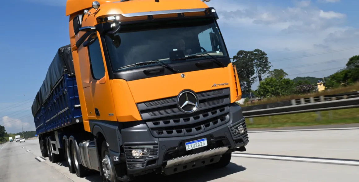 Mercedes-Benz oferece solução completa em caminhões e serviços para o agronegócio