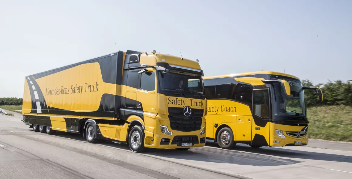 Daimler Truck celebra marco histórico em segurança de caminhões e ônibus com 1.000.000 de unidades vendidas do Active Brake Assist