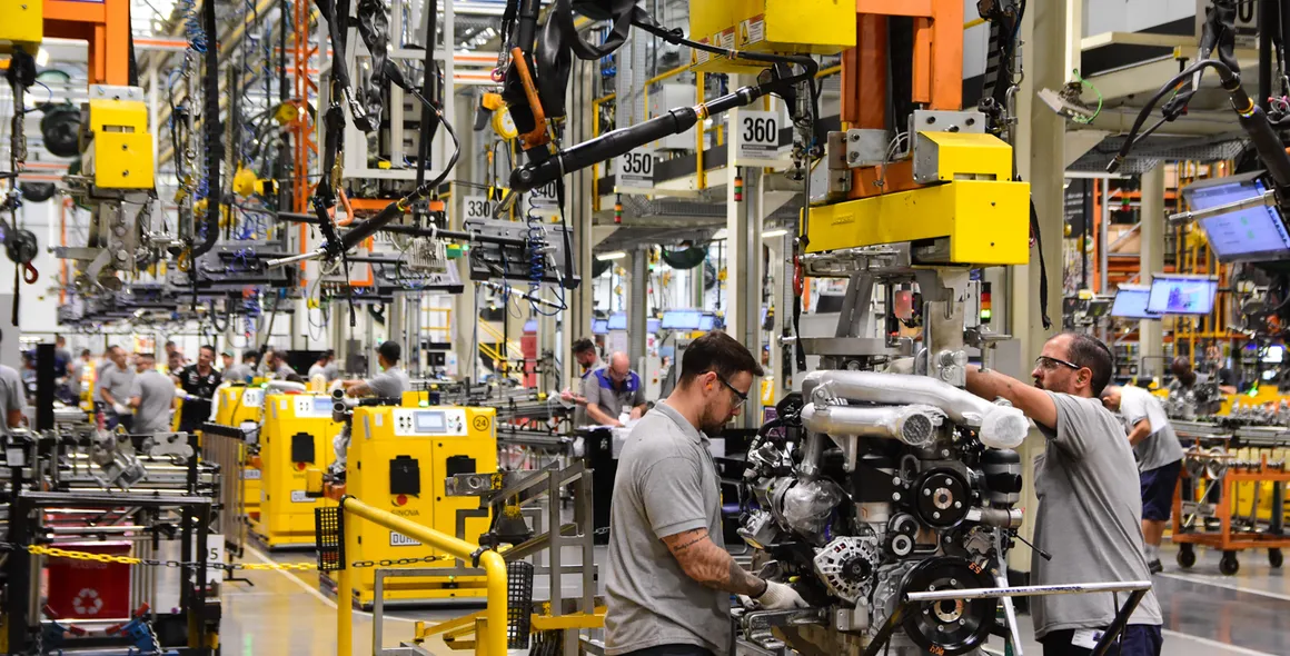 Mercedes-Benz do Brasil alcança o marco histórico de 350.000 motores exportados