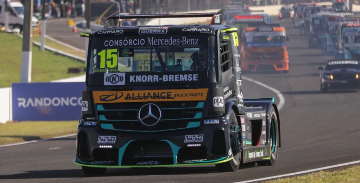 Roberval Andrade leva seu Mercedes-Benz Actros à conquista de duas vitórias na Copa Truck em Londrina