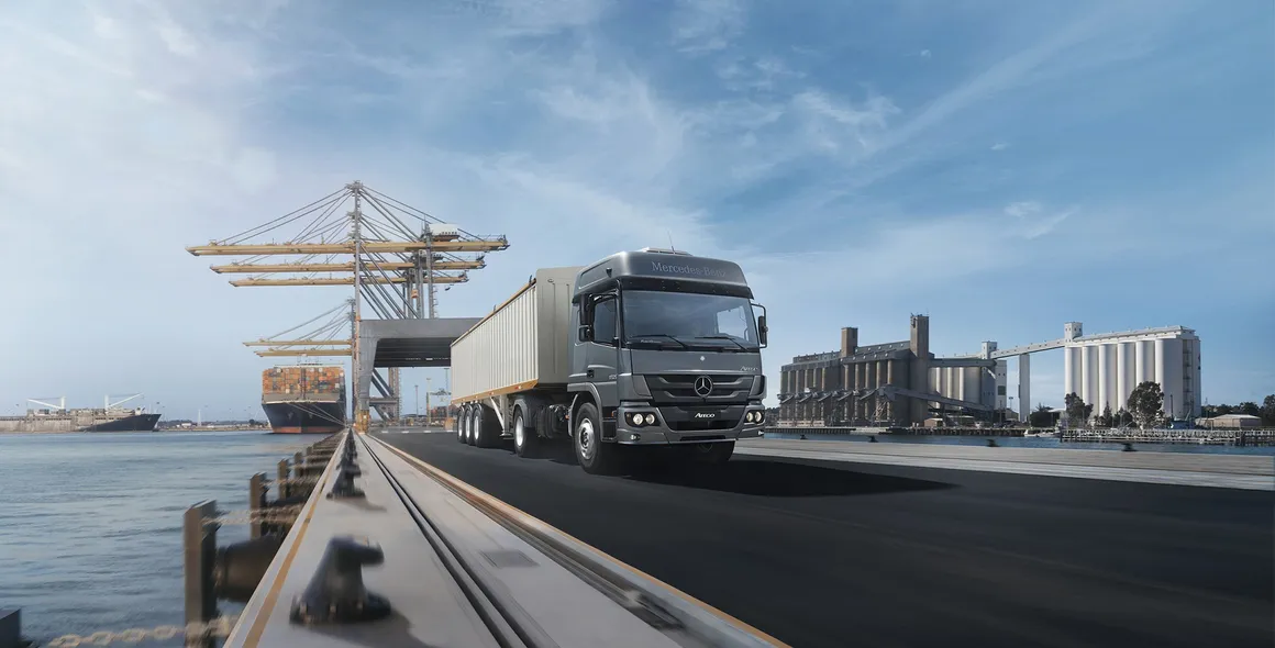 Mercedes-Benz Camiones y Buses Argentina alcança marco histórico de produção do cavalo mecânico Atego 1729