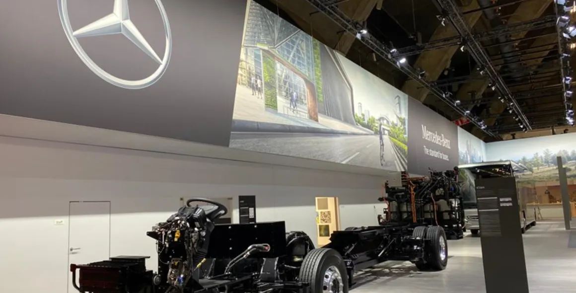 Ônibus elétrico brasileiro da Mercedes-Benz faz sua estreia europeia na Busworld