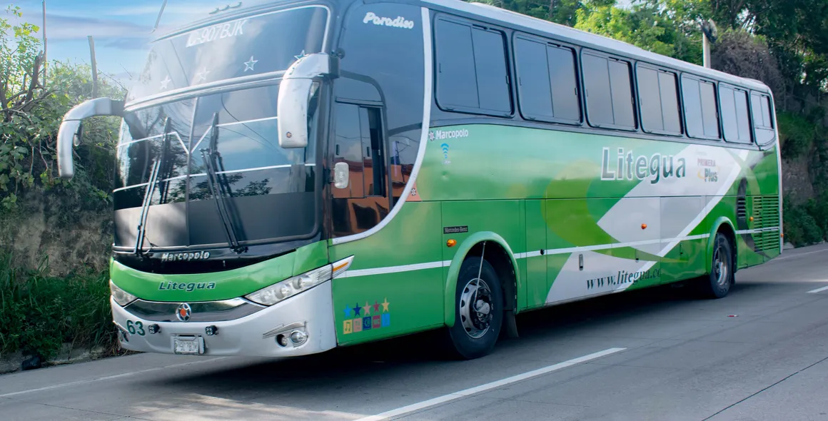 Empresa da Guatemala alcança 2.000.000 de km com ônibus Mercedes-Benz brasileiro sem abrir o motor para reparos