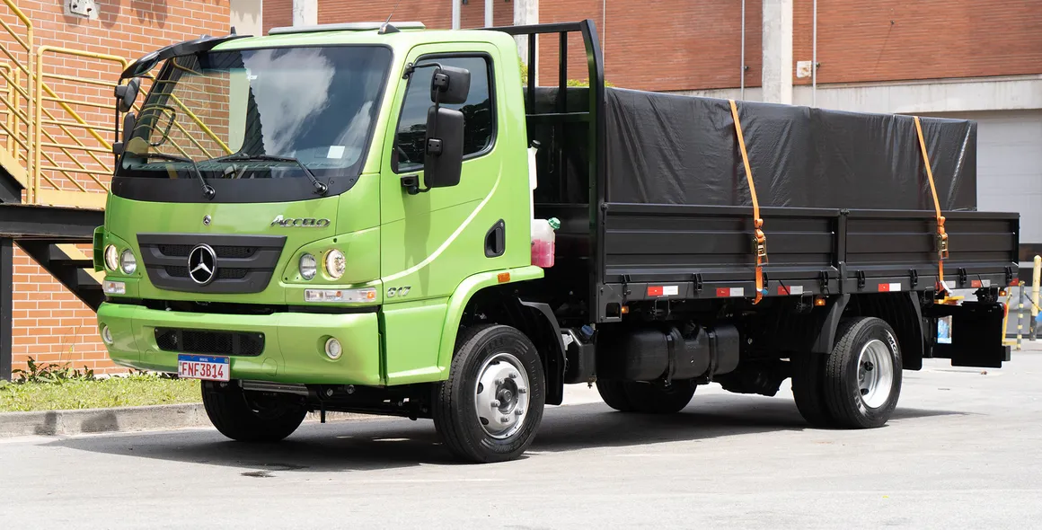 Mercedes-Benz Accelo 817 é eleito o melhor caminhão leve do Prêmio Mobilidade Estadão 2024