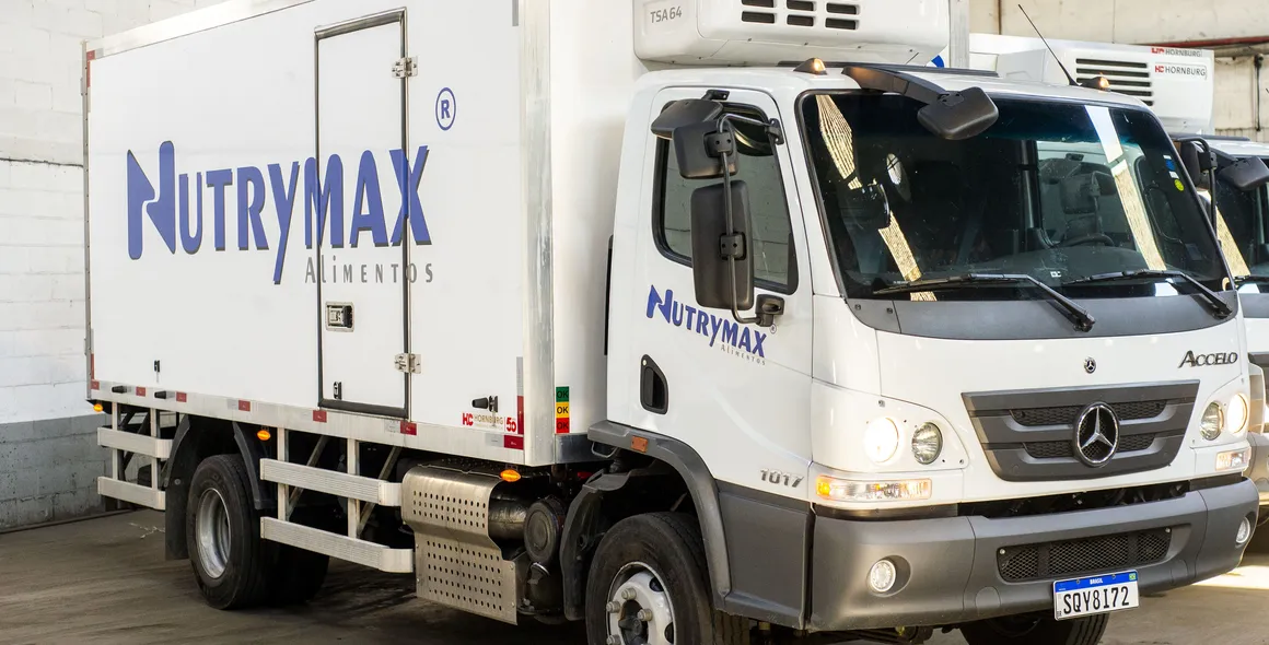 Nutrymax Alimentos adquire 80 caminhões Mercedes-Benz Euro 6 para renovação e ampliação de frota