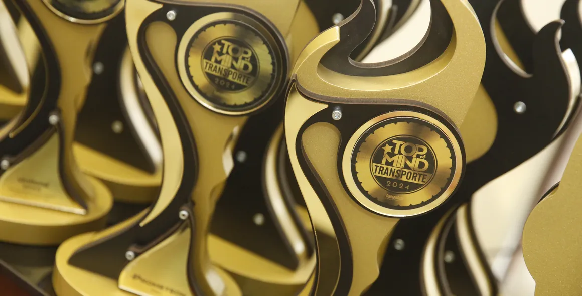 Mercedes-Benz conquista dupla premiação como Top of Mind em caminhões