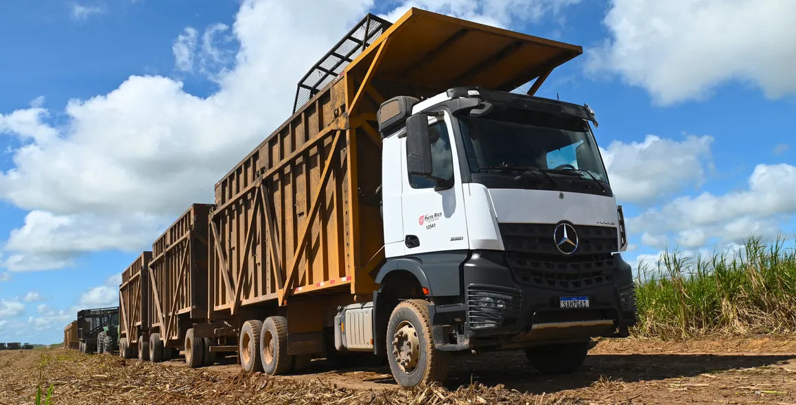 Mercedes-Benz Arocs é destaque na colheita da safra de cana em Alagoas