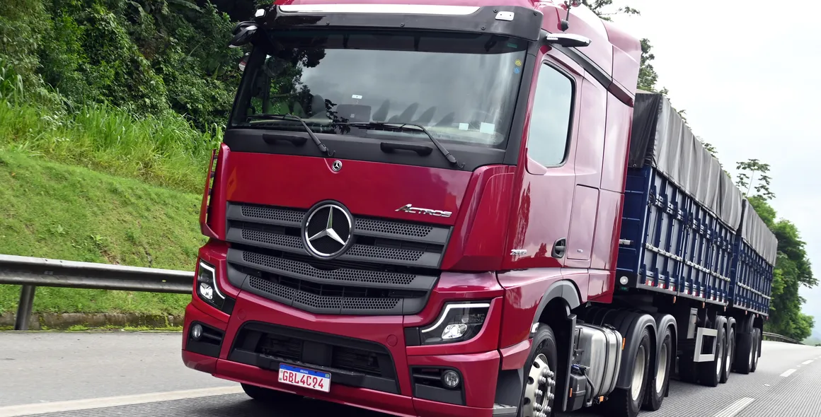 Mercedes-Benz oferece test-drive do Actros para motoristas de caminhão em Itabaiana