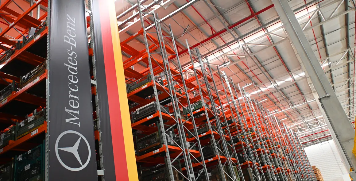 Mercedes-Benz inicia operações de sua nova central de peças de caminhões e ônibus em Itupeva