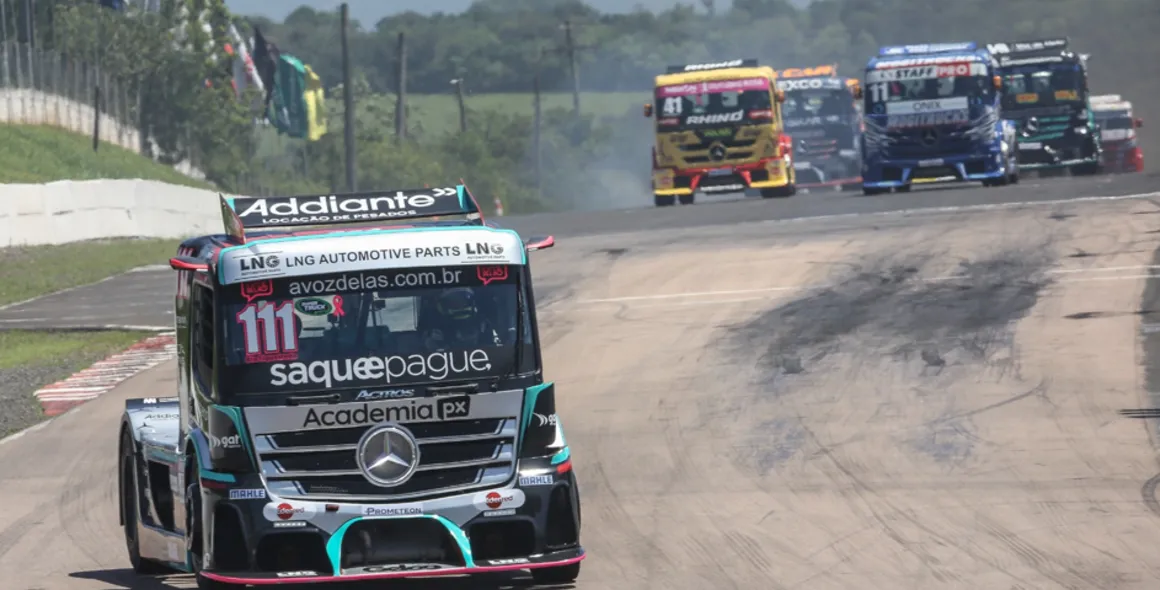 Bia Figueiredo utiliza a força e performance do Mercedes-Benz Actros na defesa da liderança da Copa Truck em Curvelo