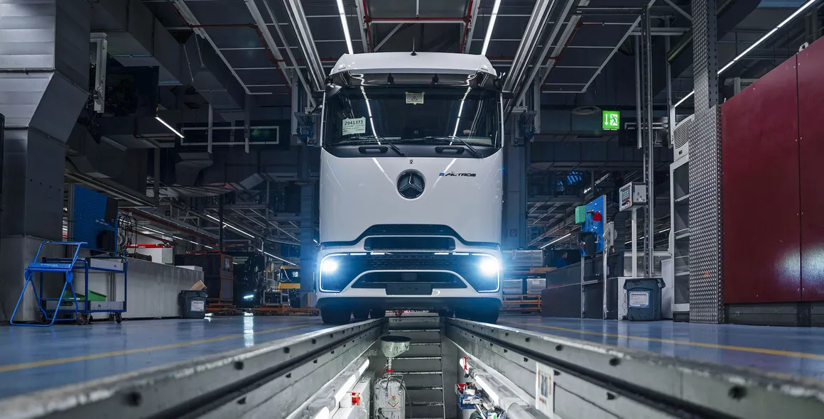 Daimler Truck dá início à produção em série do Mercedes-Benz eActros 600, caminhão elétrico à bateria para longas distâncias