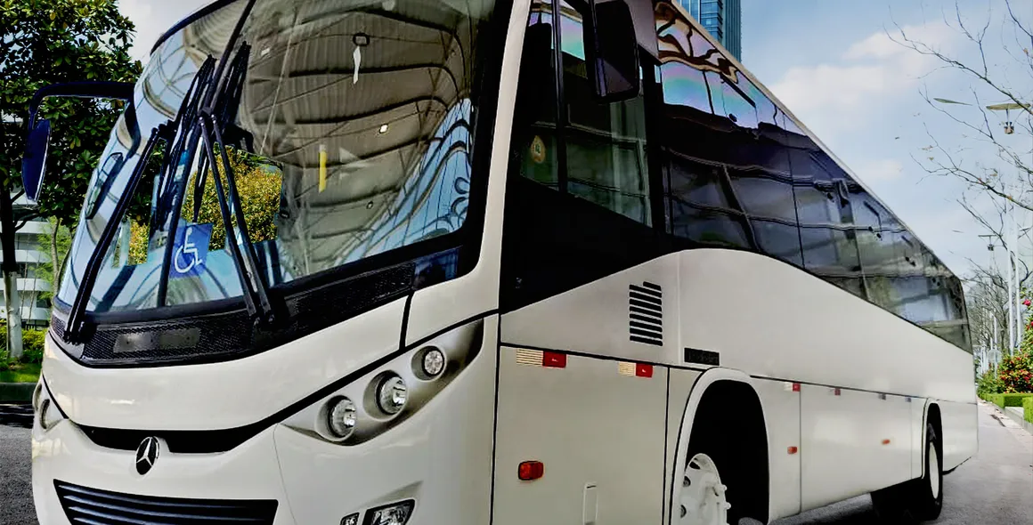 Ônibus Mercedes-Benz OF 1621 para fretamento conquista o Prêmio AutoData 2024