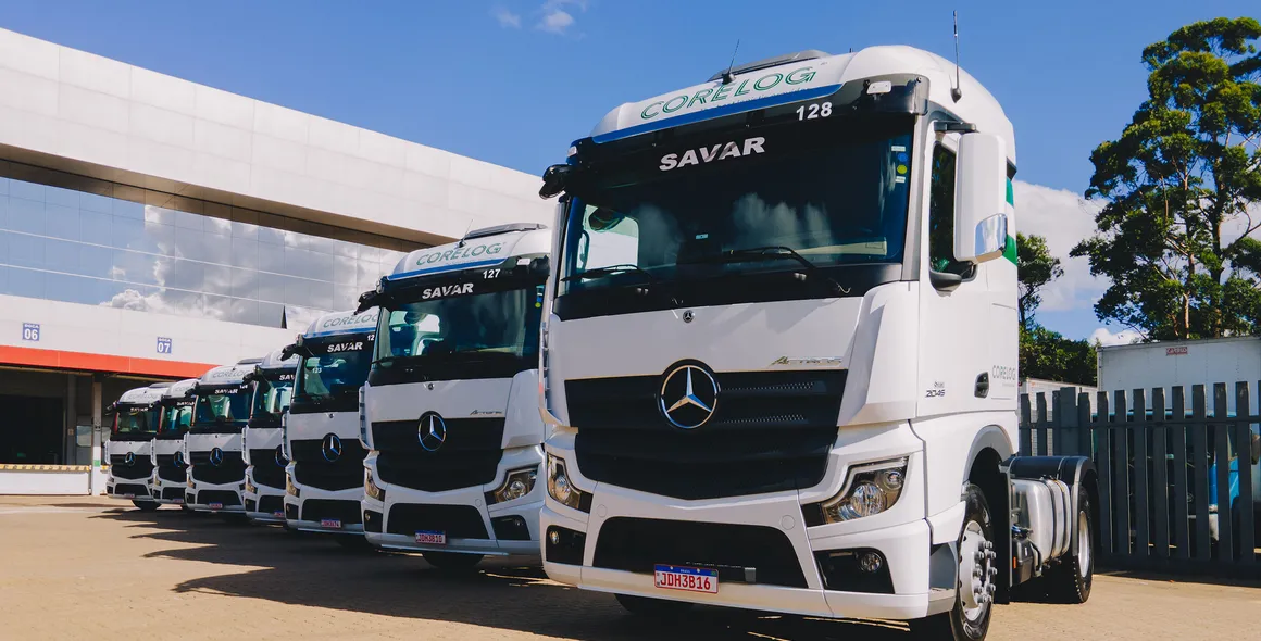 Corelog adquire oito caminhões extrapesados  Mercedes-Benz Actros para ampliação de frota