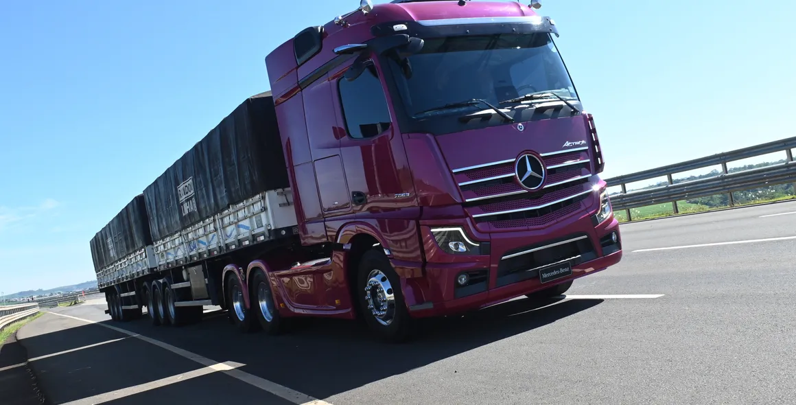 Soluções Mercedes-Benz para o campo ganham evidência na Agrobalsas 2025