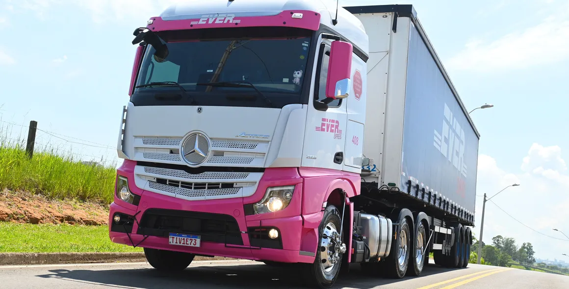 Mercedes-Benz Actros “Estrela Delas” entra em operação na Ever Express