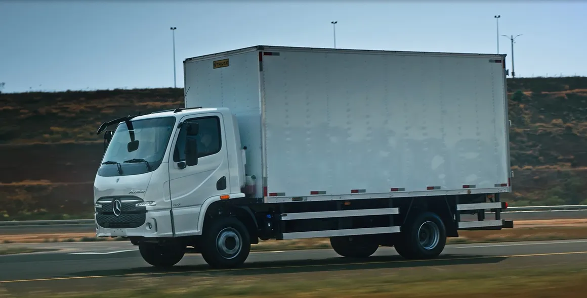 Mercedes-Benz oferece caminhões Accelo e Atego para agricultores familiares via Programa Mais Alimentos