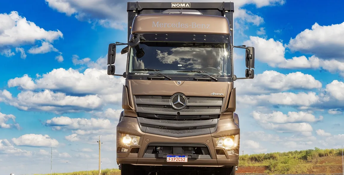 Mercedes-Benz participa do Feirão Move Brasil e apoia motoristas autônomos na renovação da frota de caminhões
