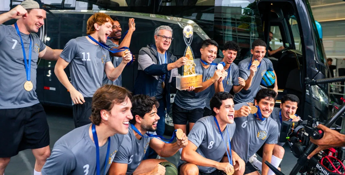 Quando o destino é especial, o caminho também importa: o ônibus conectando pessoas e oportunidades dentro do esporte