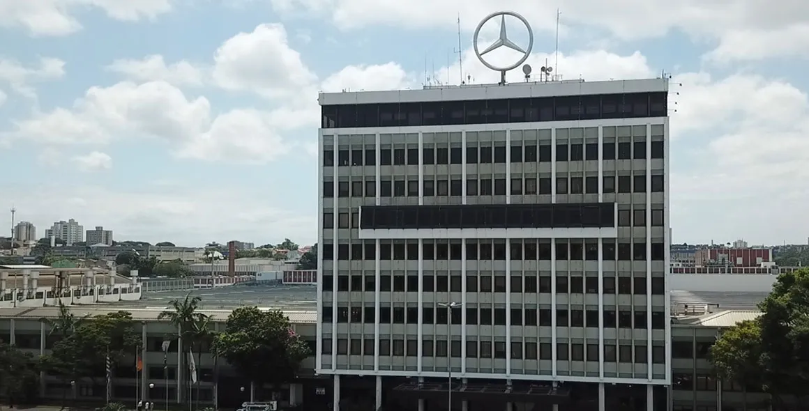 Mercedes-Benz celebra 70 anos no Brasil