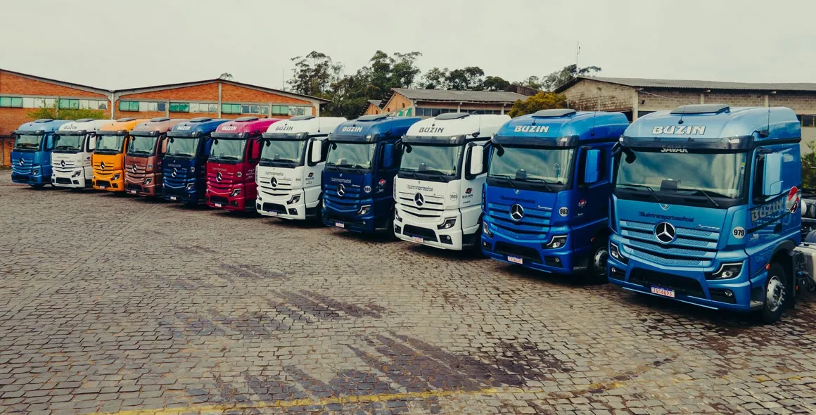 Mercedes-Benz estreia na frota da Buzin Transportes com 20 caminhões Actros Evolution 2653