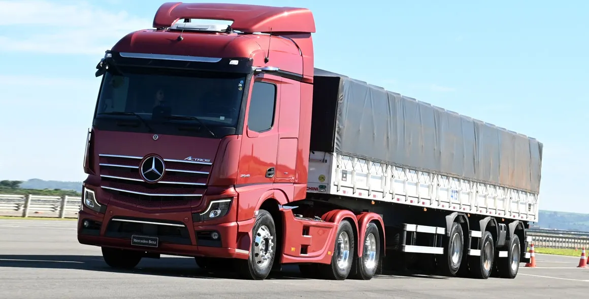 Mercedes-Benz e Minasmáquinas oferecem experiência exclusiva para motoristas e clientes com caminhões Actros Evolution